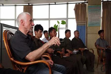 जर्मन विशेषज्ञ हमारी कंपनी के वेल्डर.जेपीजी के लिए सैद्धांतिक और व्यावहारिक प्रशिक्षण आयोजित करते हैं German experts conduct theoretical and practical training for our company’s welders.jpg