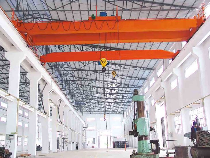 Eot क्रेन संचालित